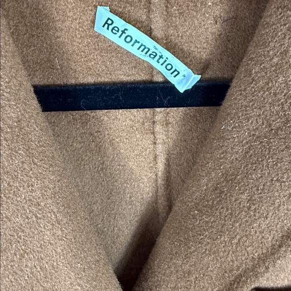 Reformation Hayden Coat in Cinnamon - Picture 6 of 9